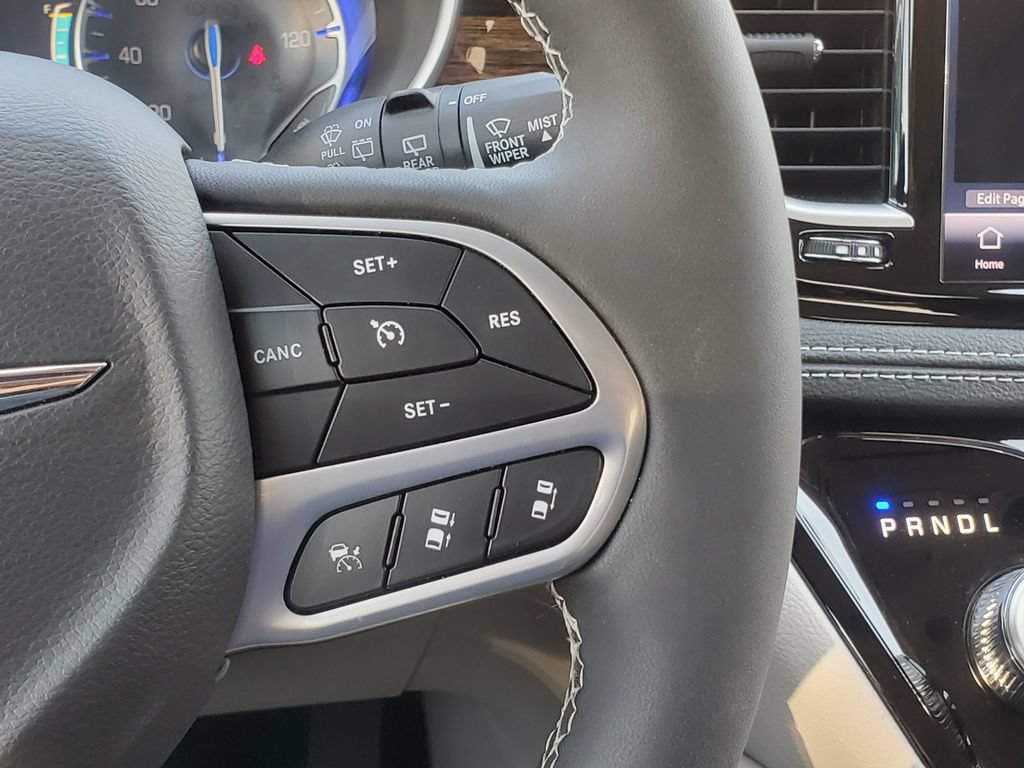 Used 2024 Chrysler Pacifica Limited w/ Uconnect Theater Family Group AWD/4WD image 16