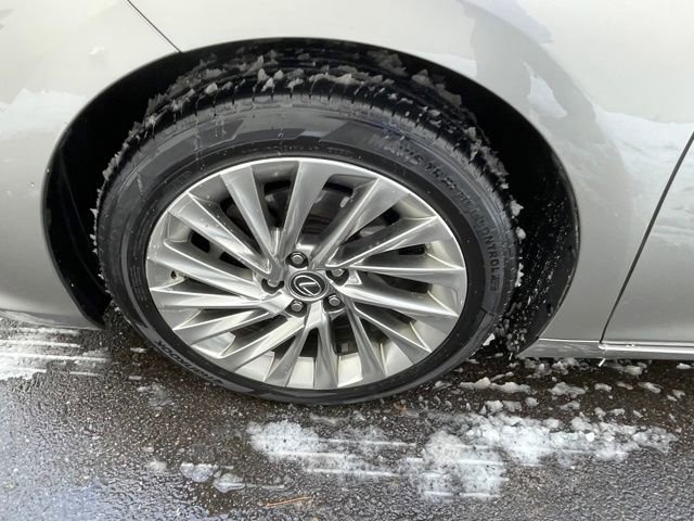 Used 2020 Lexus ES 350 w/ Luxury Package image 38