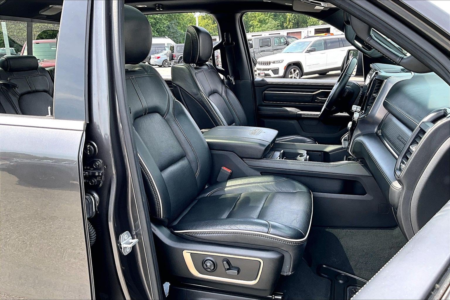 Used 2019 RAM 1500 Limited AWD/4WD image 7