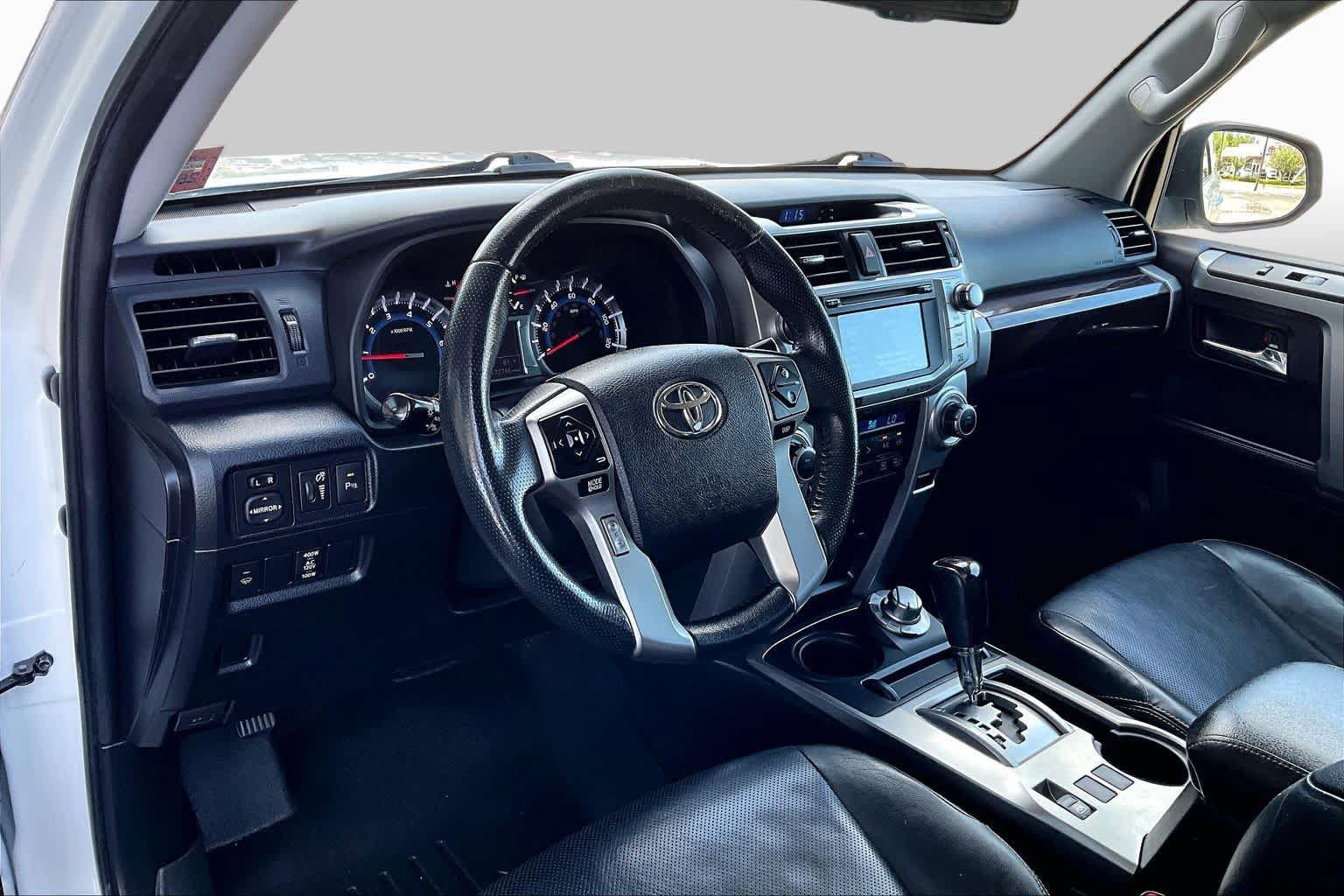 Used 2015 Toyota 4Runner Limited AWD/4WD image 18