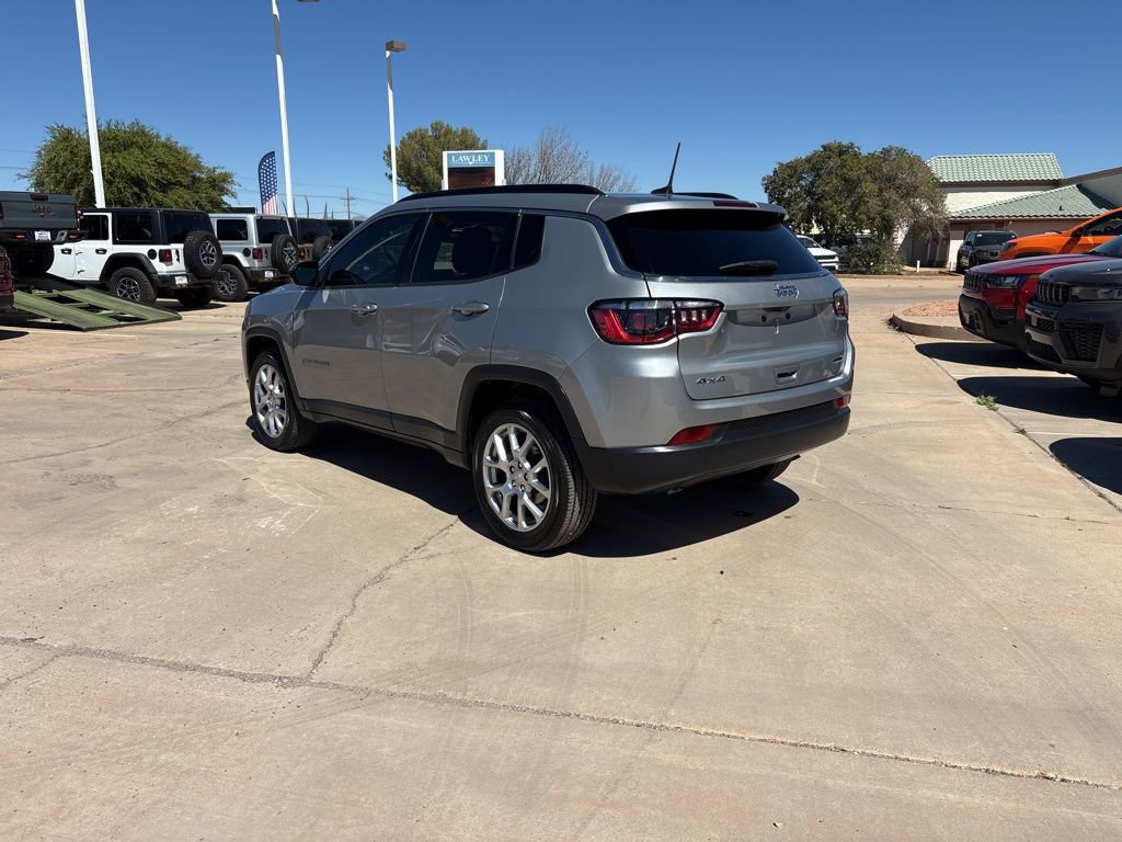 Used 2023 Jeep Compass Latitude w/ Sun and Sound Group image 7