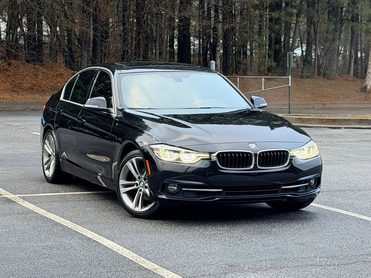 Used 2018 BMW 330i Sedan w/ Convenience Package RWD image 3