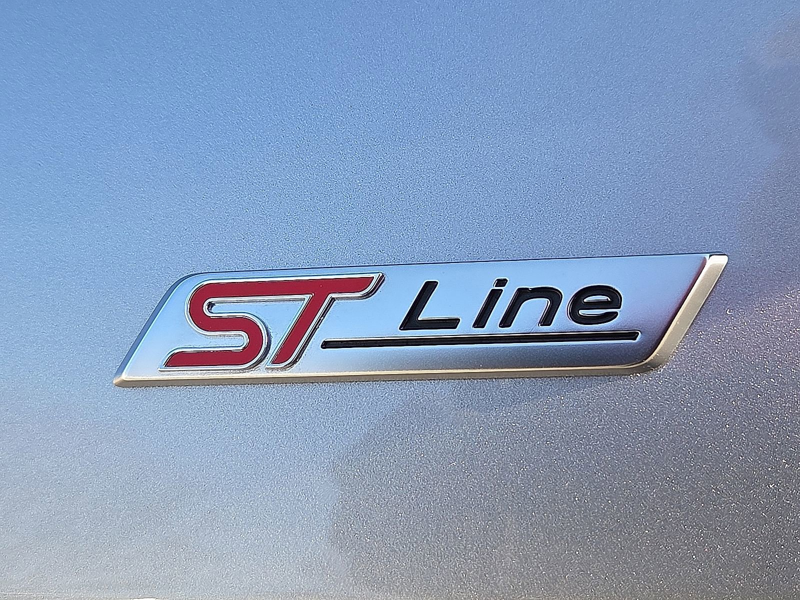 Certified 2024 Ford Edge ST-Line w/ Class II Trailer Tow Package AWD/4WD image 9