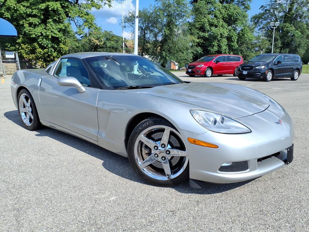 Used 2008 Chevrolet Corvette Coupe w/ Preferred Equipment Group RWD image 2