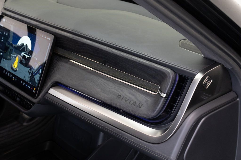 Used 2022 Rivian R1T Adventure image 26