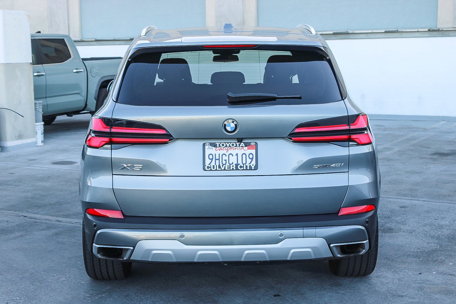 Used 2024 BMW X5 sDrive40i w/ Parking Assistance Package image 9