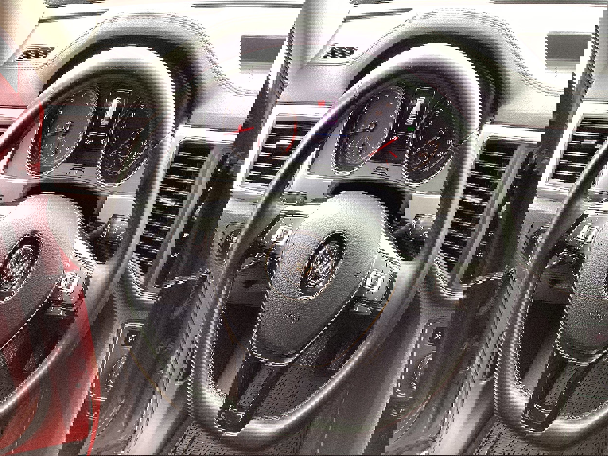 Used 2018 Volkswagen Atlas SE image 17