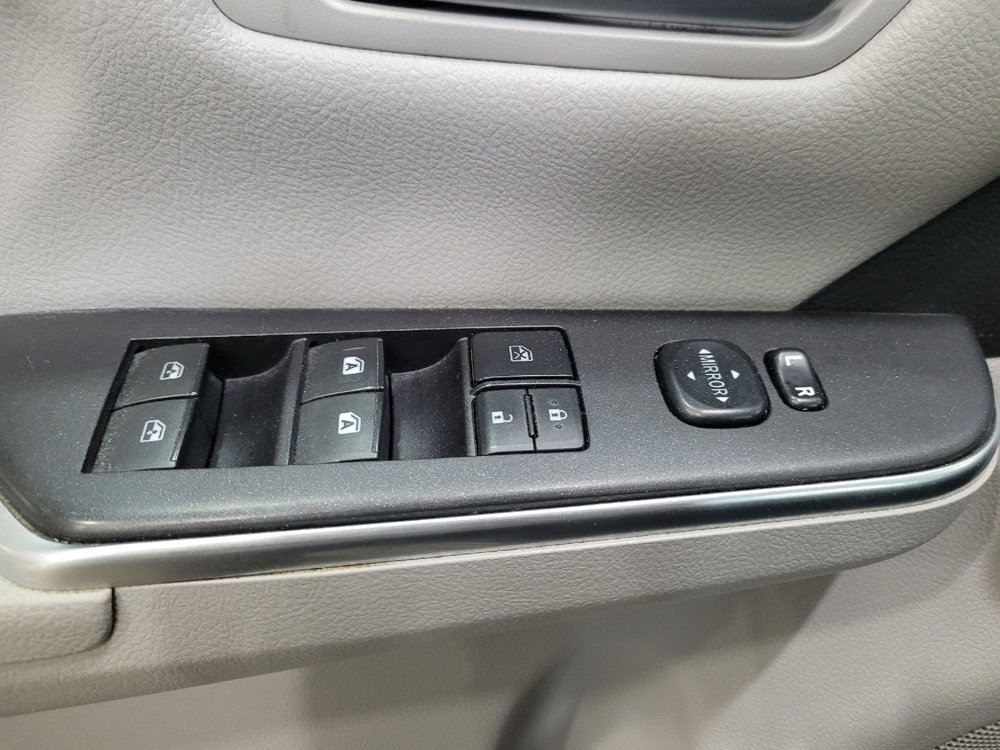 Used 2016 Toyota Camry SE image 27