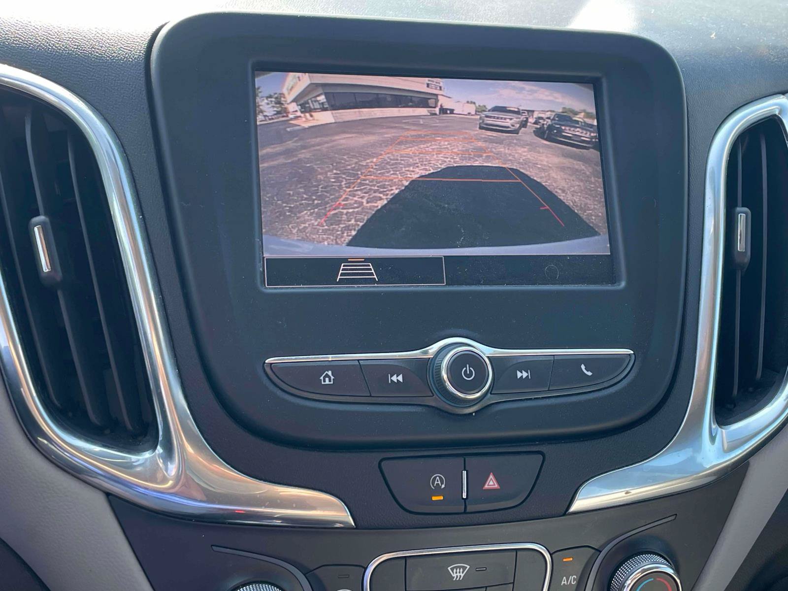 Used 2023 Chevrolet Equinox LS FWD image 17