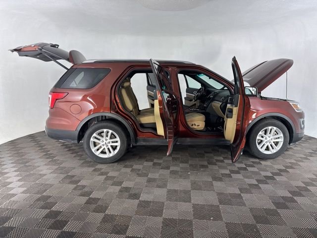 Used 2016 Ford Explorer XLT w/ Equipment Group 201A image 14