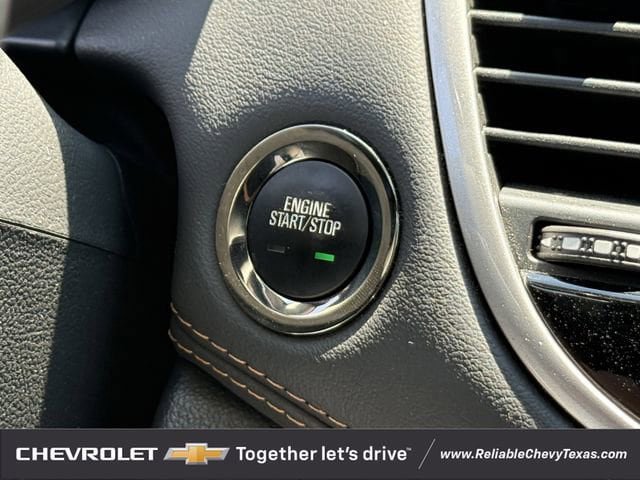 Used 2022 Chevrolet Trax LT w/ LT Convenience Package FWD image 23