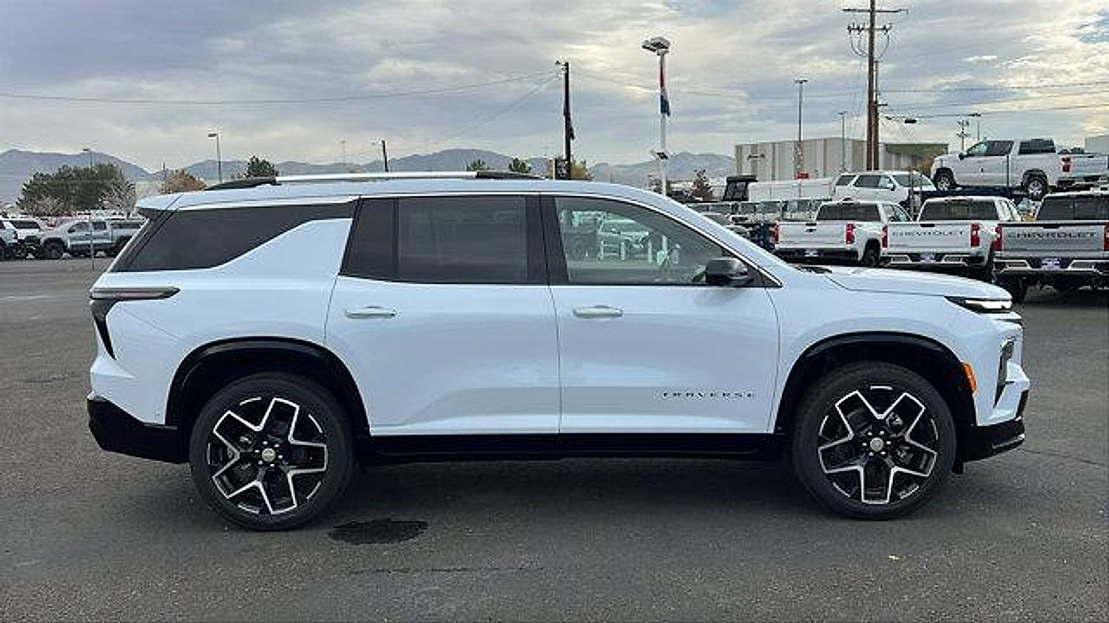 New 2026 Chevrolet Traverse High Country w/ LPO, Floor Liner Package image 4