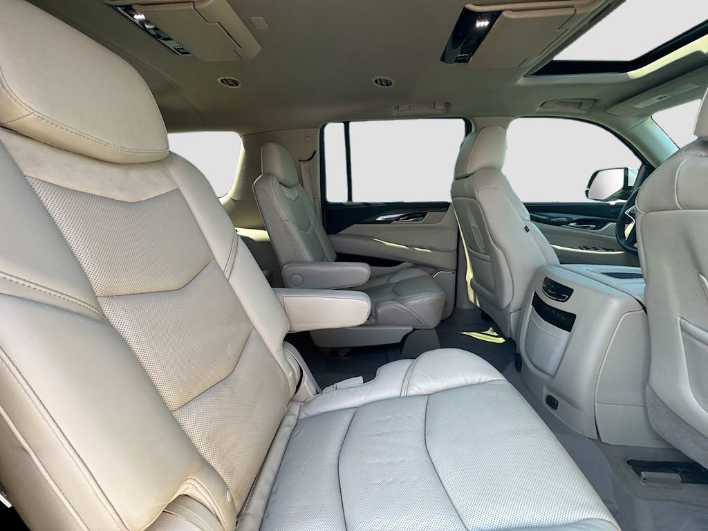 Used 2020 Cadillac Escalade ESV Premium Luxury AWD/4WD image 30