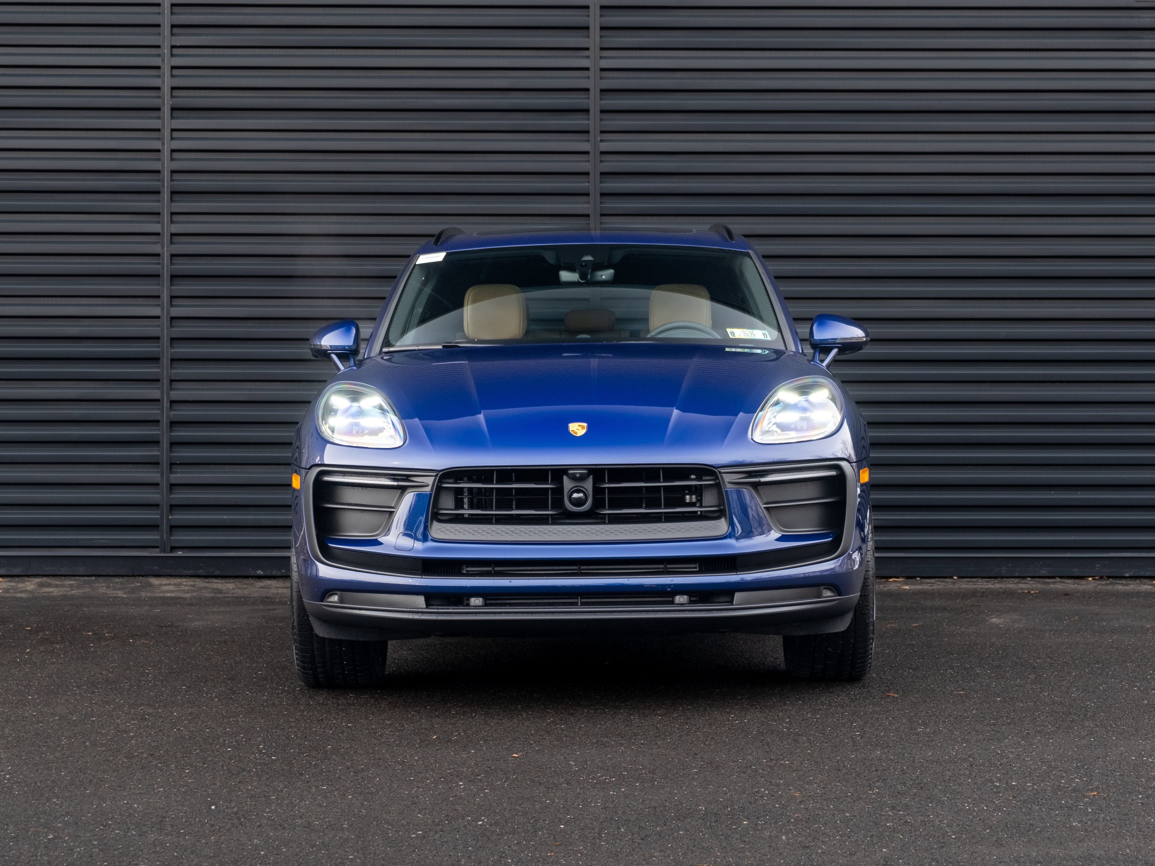 Certified 2026 Porsche Macan AWD/4WD image 11