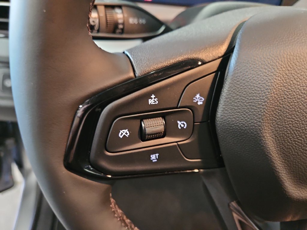 New 2027 Chevrolet Bolt LT w/ Comfort Package FWD image 18