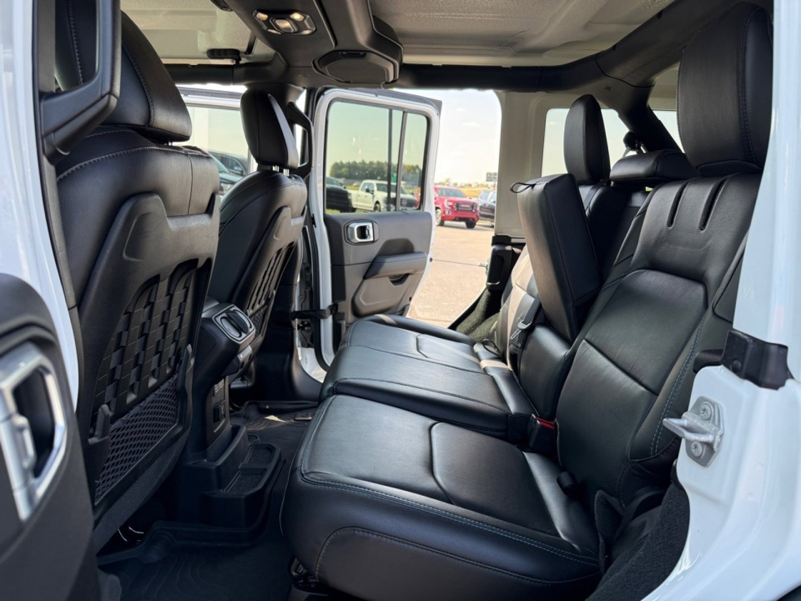 Used 2022 Jeep Wrangler Unlimited Rubicon 4xe w/ Cold Weather Group image 14