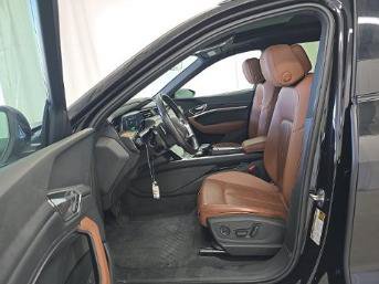 Used 2022 Audi e-tron Premium w/ Convenience Plus Package AWD/4WD image 22