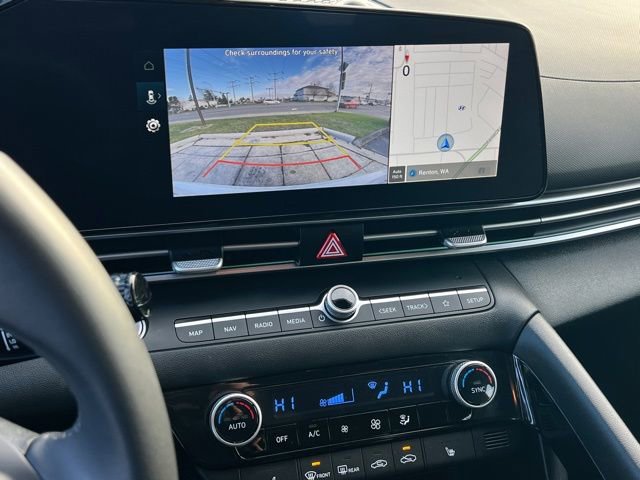 Certified 2025 Hyundai Elantra SEL image 27