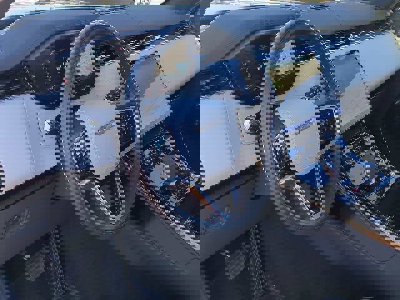 Used 2023 Land Rover Range Rover Sport SE image 2