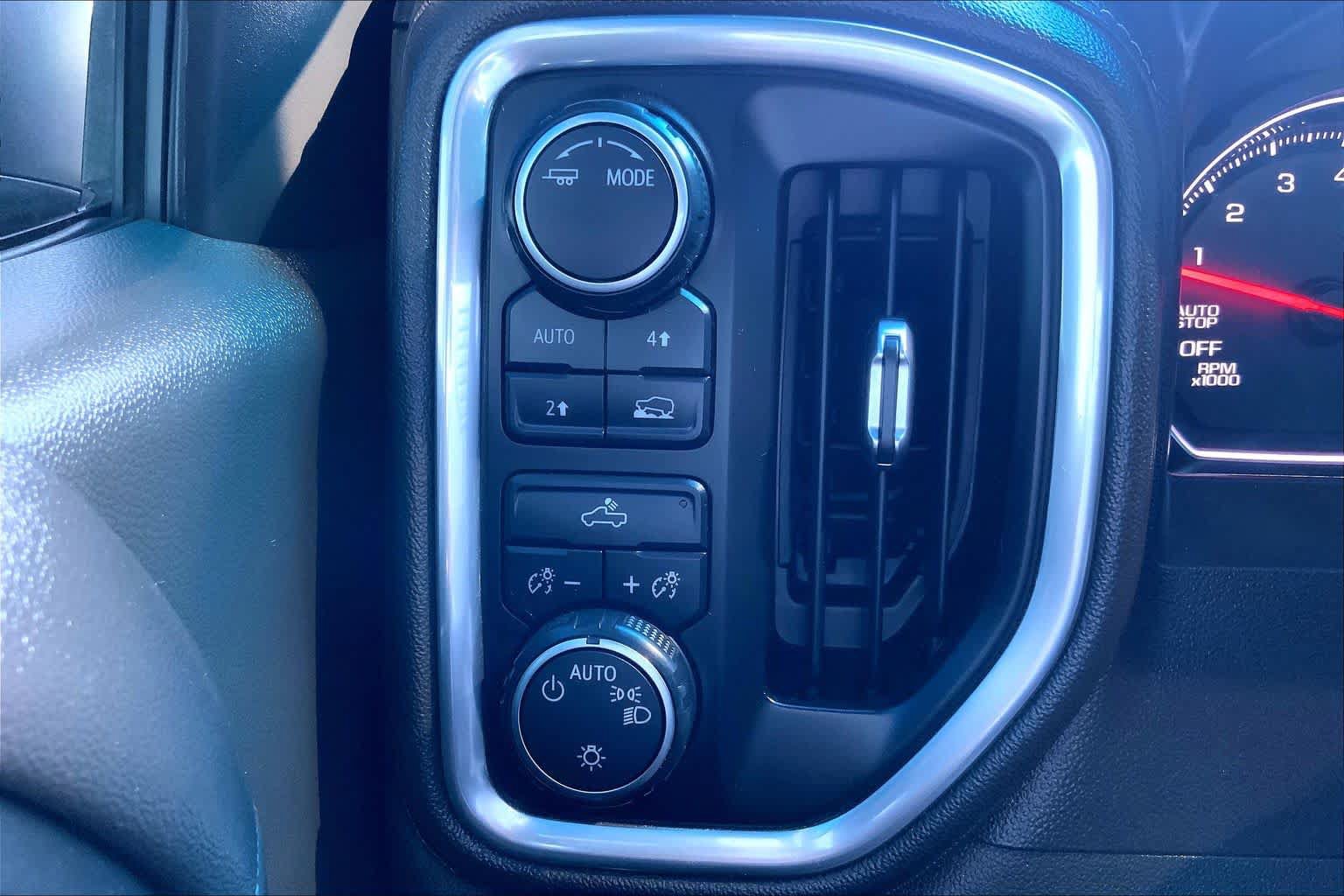 Used 2020 Chevrolet Silverado 1500 LT w/ Texas Edition AWD/4WD image 35