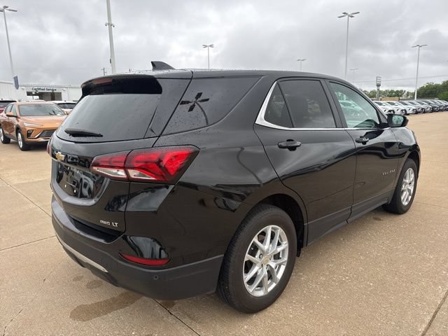 Used 2024 Chevrolet Equinox LT AWD/4WD image 3