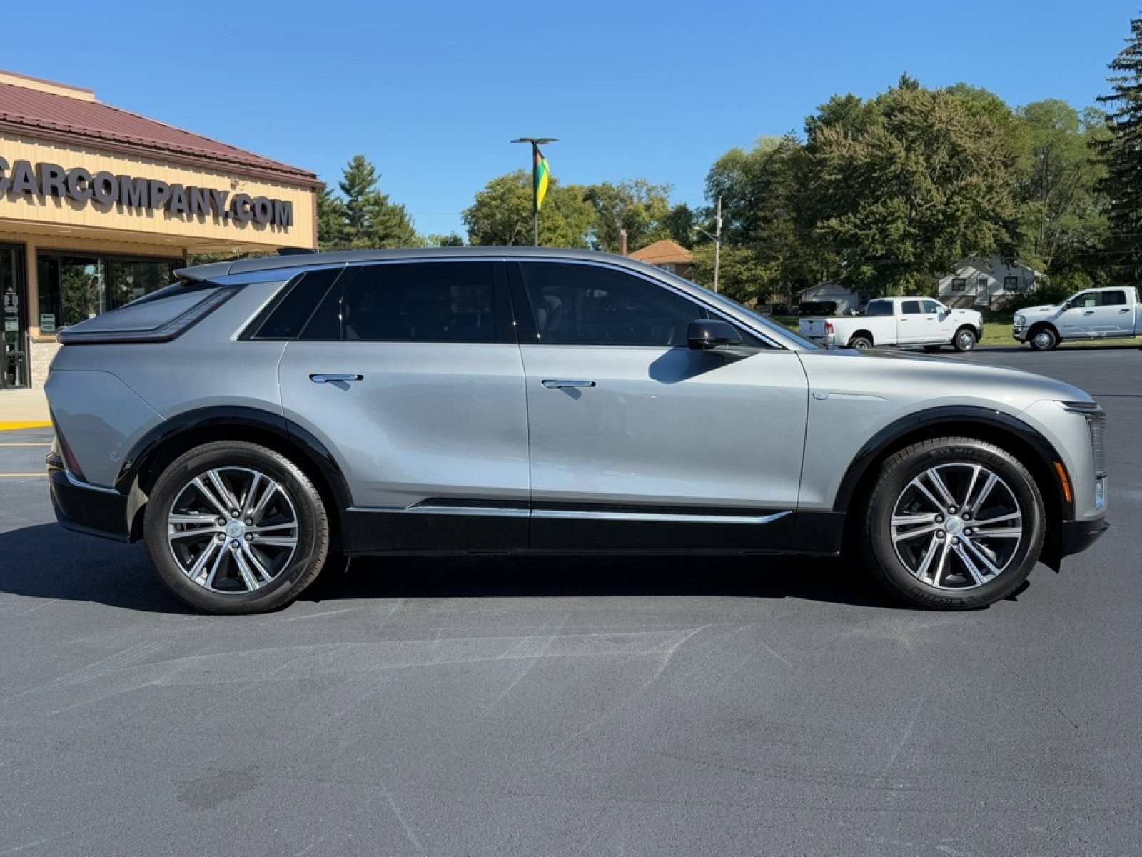 Used 2024 Cadillac Lyriq Luxury w/ LPO, Floor Liner Package image 9