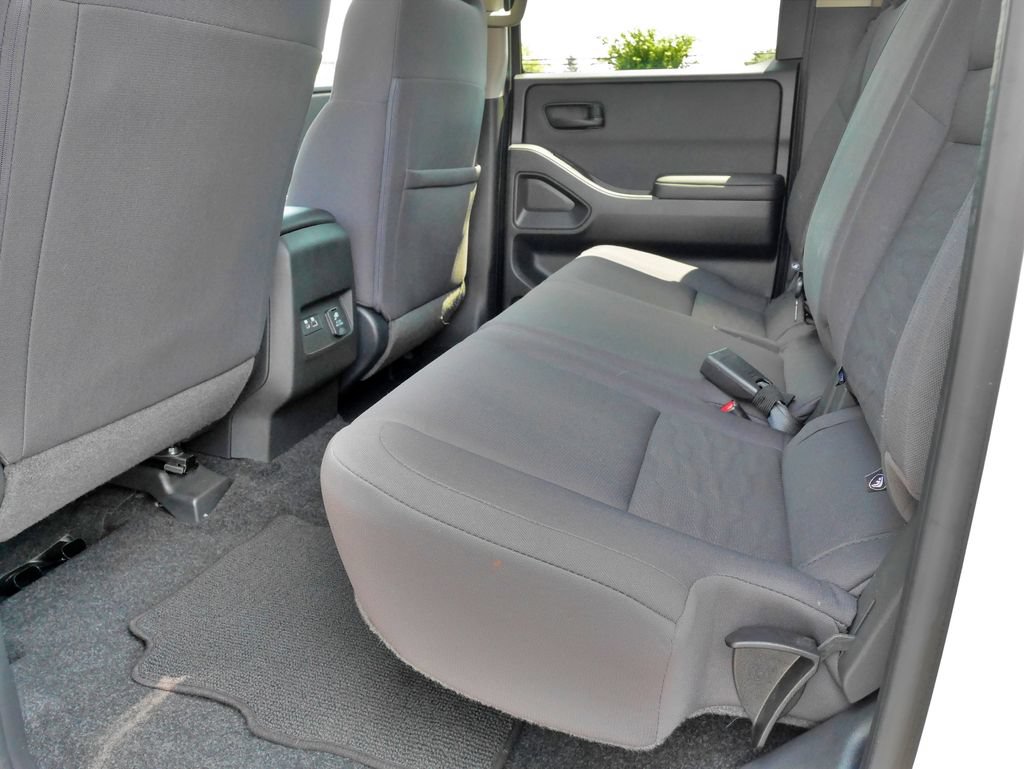Used 2024 Nissan Frontier S w/ Technology Package AWD/4WD image 16