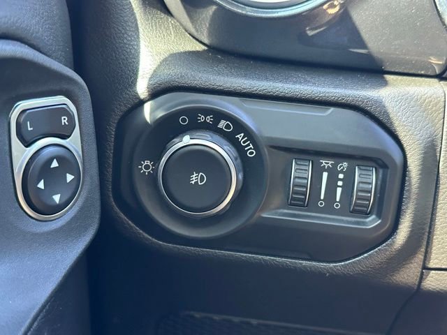 Used 2021 Jeep Wrangler Unlimited Rubicon w/ Trailer Tow Package image 18