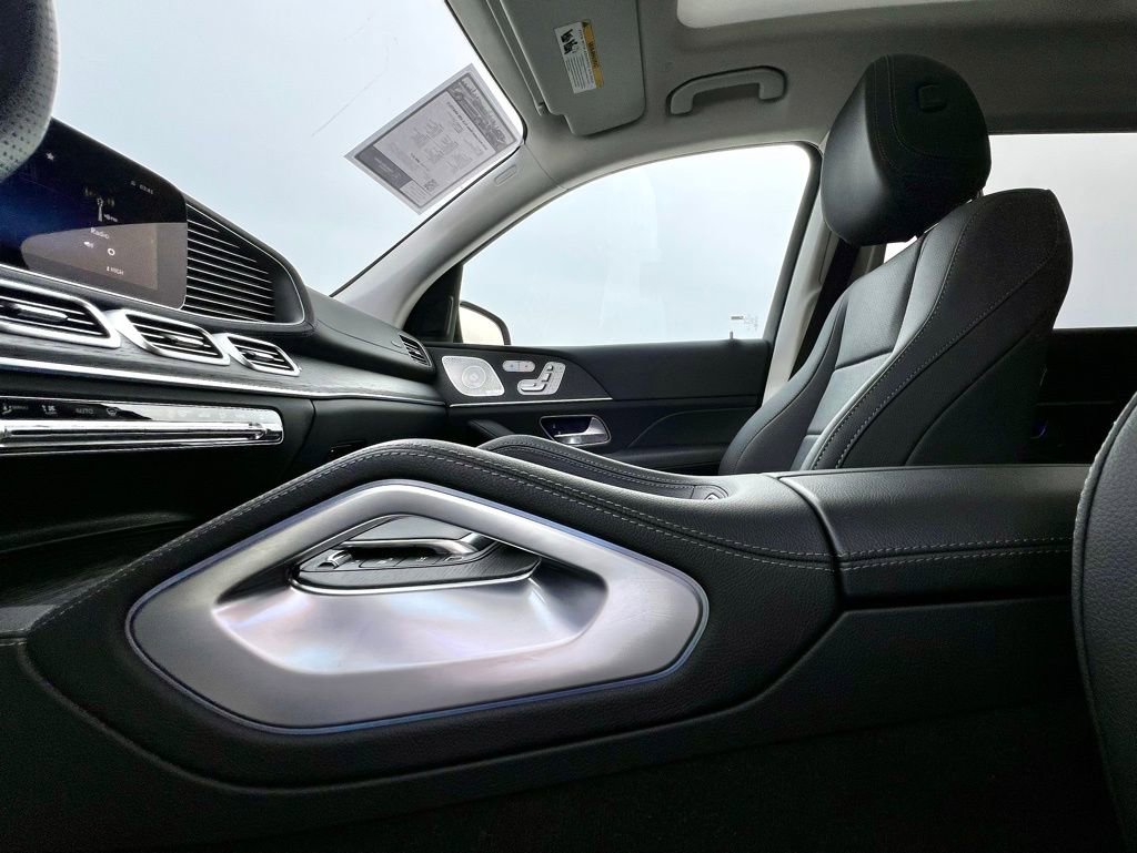 Certified 2026 Mercedes-Benz GLS 450 4MATIC image 18