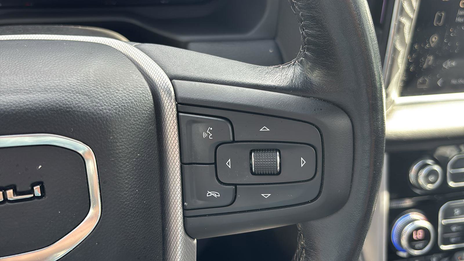 Used 2023 GMC Yukon XL Denali image 31