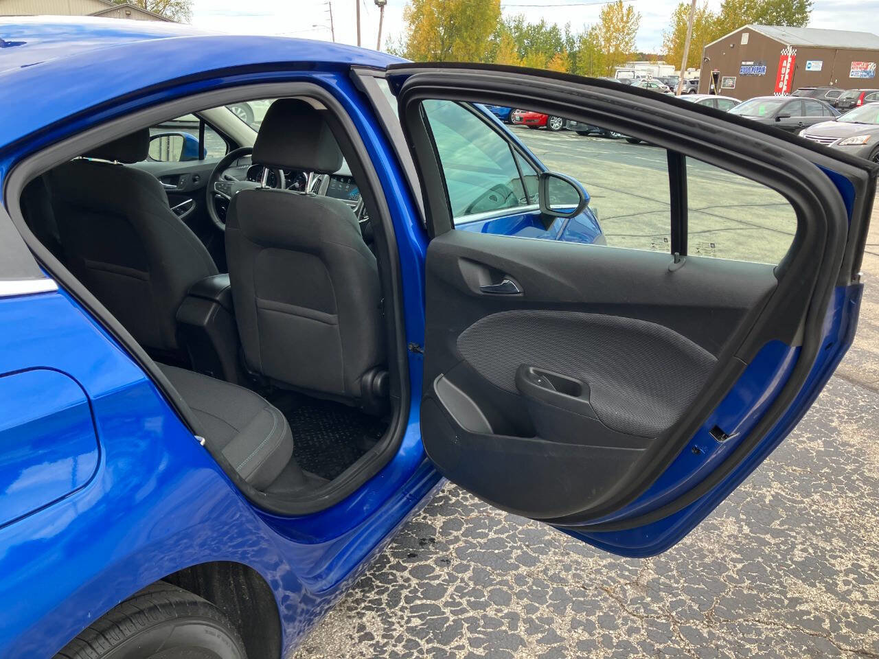 Used 2017 Chevrolet Cruze LT w/ Convenience Package image 15