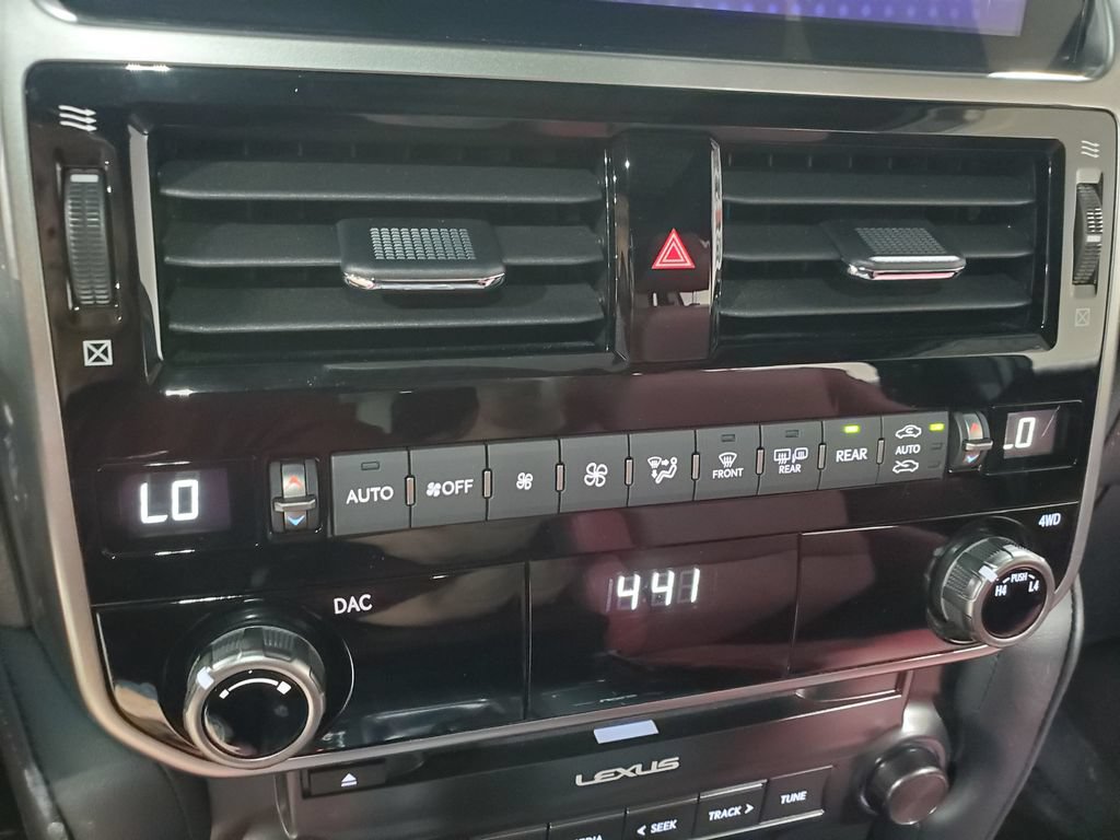 Used 2023 Lexus GX 460 Premium AWD/4WD image 38