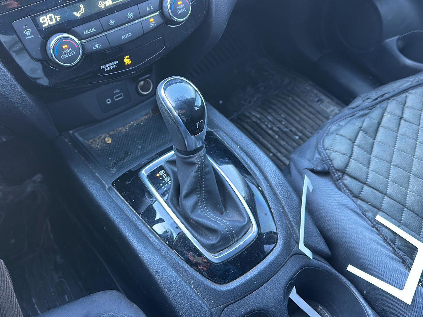 Used 2018 Nissan Rogue SV w/ Sun & Sound Touring Package image 19