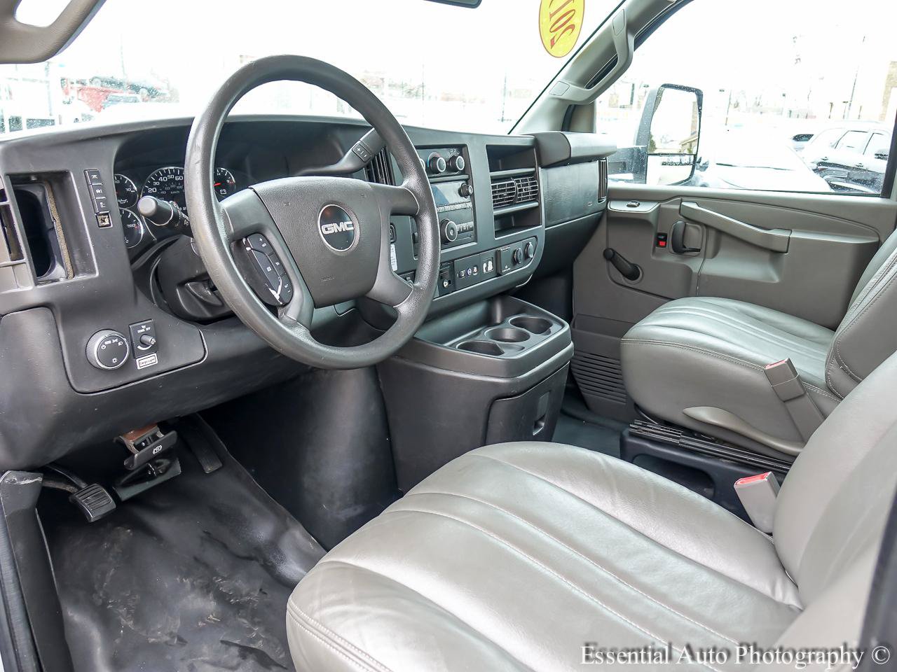 Used 2019 GMC Savana 3500 Extended w/ Driver Convenience Package RWD image 12