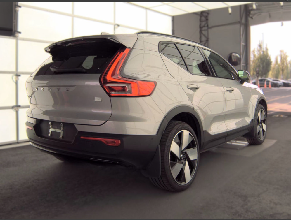 Used 2023 Volvo XC40 Recharge Ultimate w/ Protection Package Premier AWD/4WD image 2