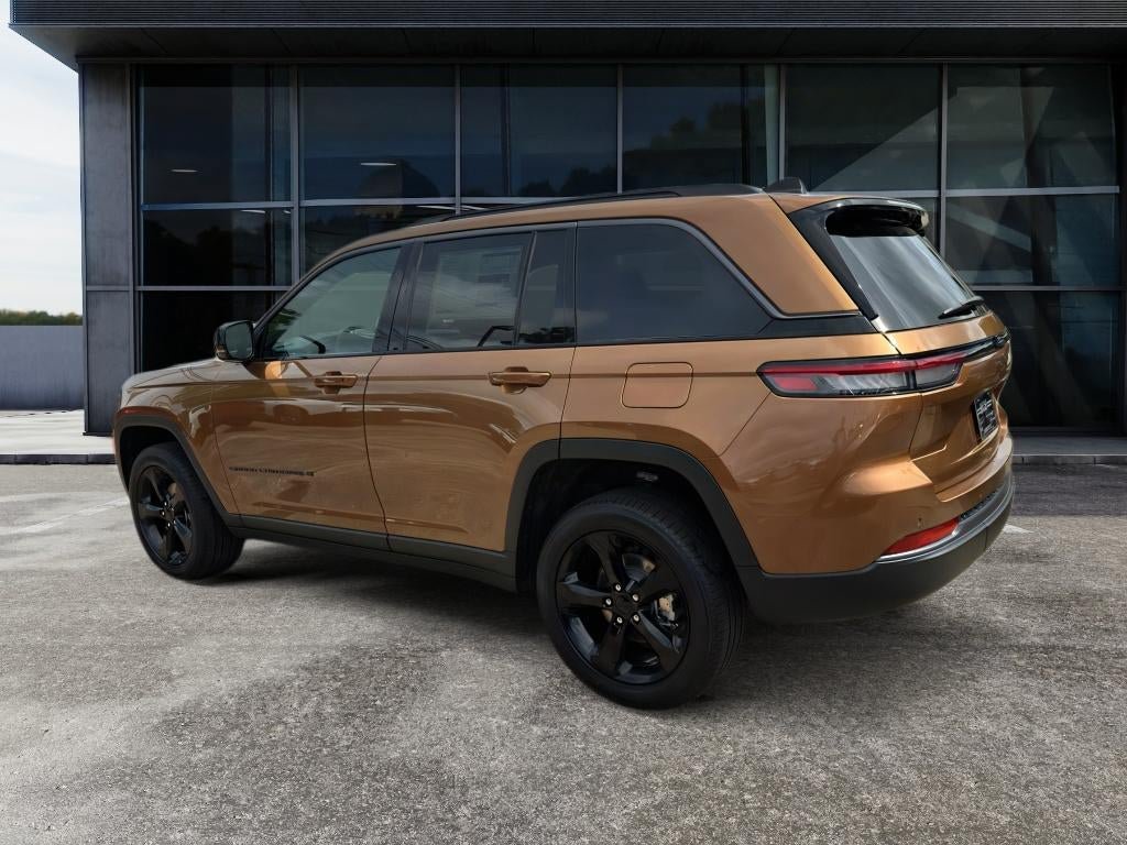 New 2026 Jeep Grand Cherokee Limited w/ Limited Altitude Package RWD image 5