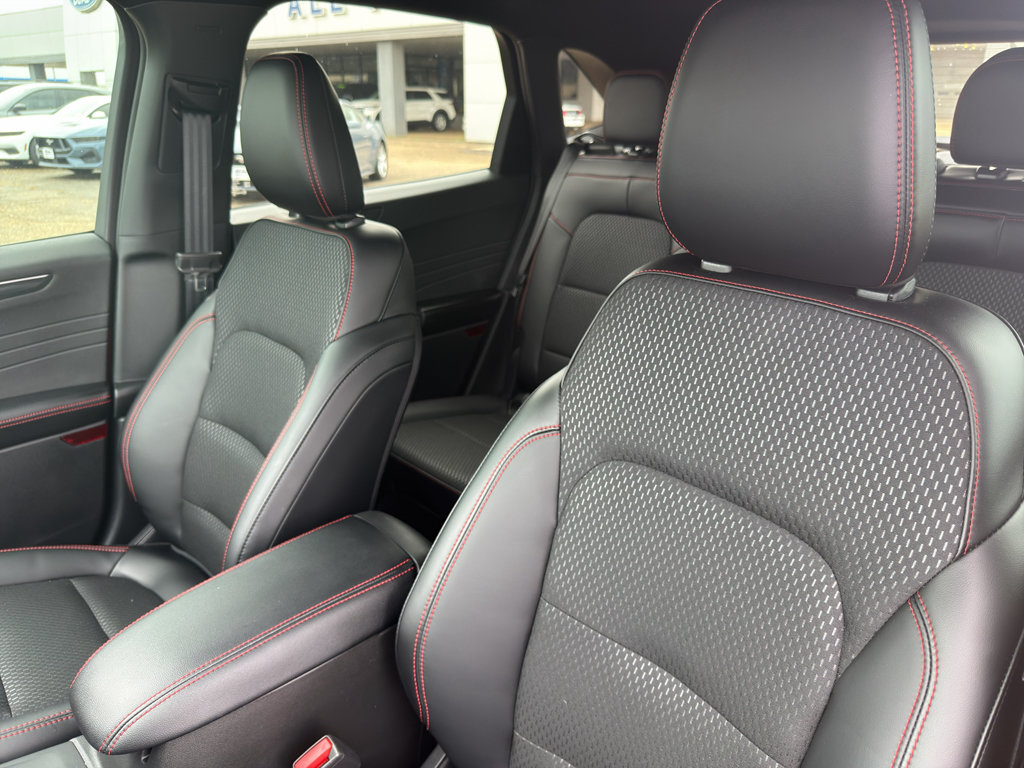 Used 2026 Ford Escape ST-Line Elite w/ Equipment Group 501A AWD/4WD image 27