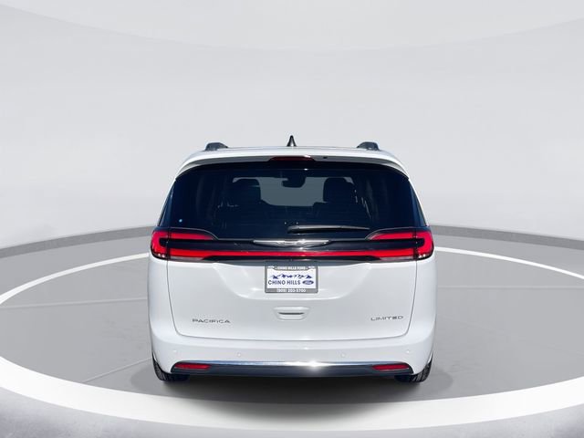 Used 2023 Chrysler Pacifica Limited image 5
