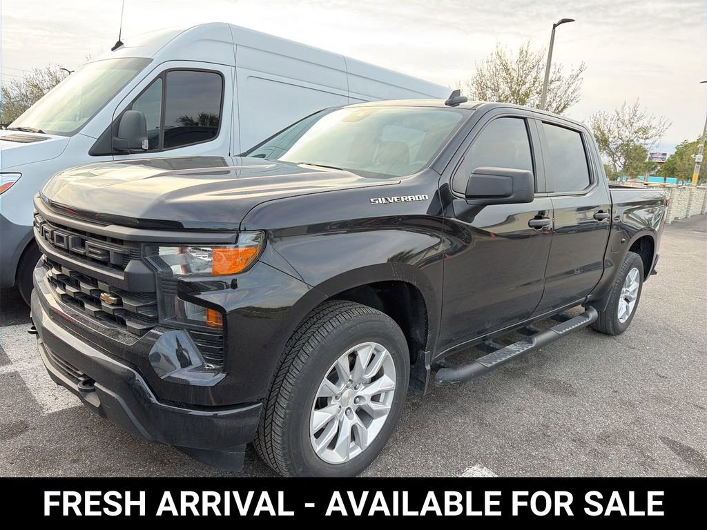 Used 2024 Chevrolet Silverado 1500 Custom image 2