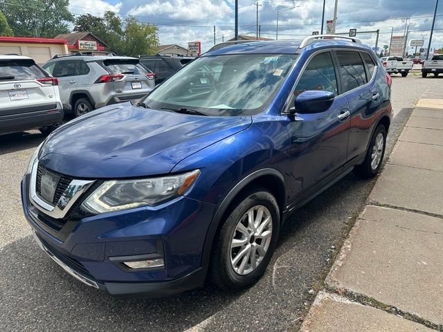 Used 2017 Nissan Rogue SV AWD/4WD image 3