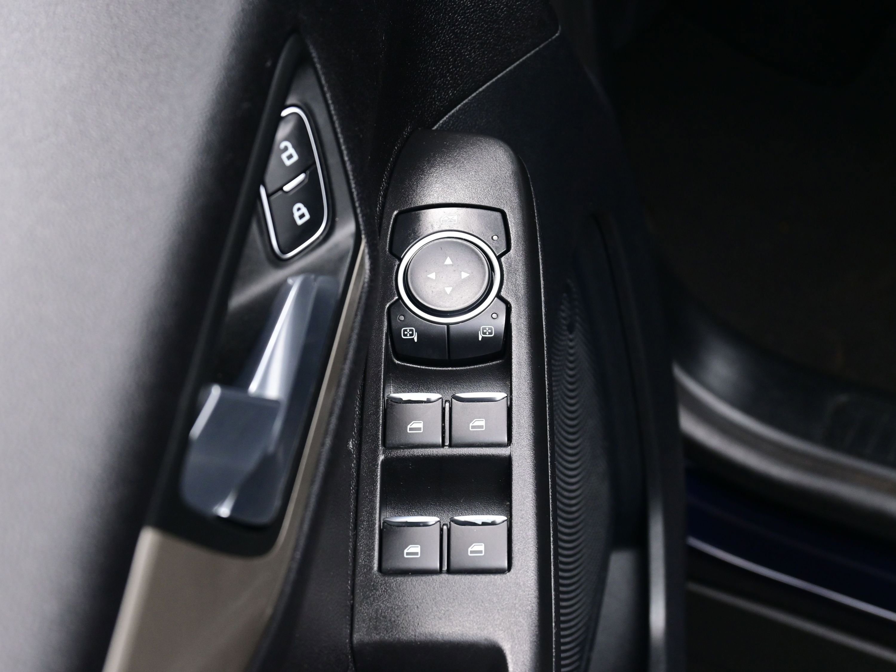 Used 2021 Ford Escape SEL image 11