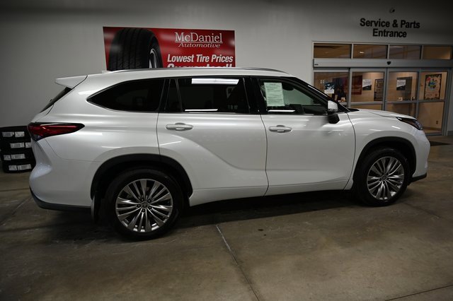 Used 2022 Toyota Highlander Platinum image 5