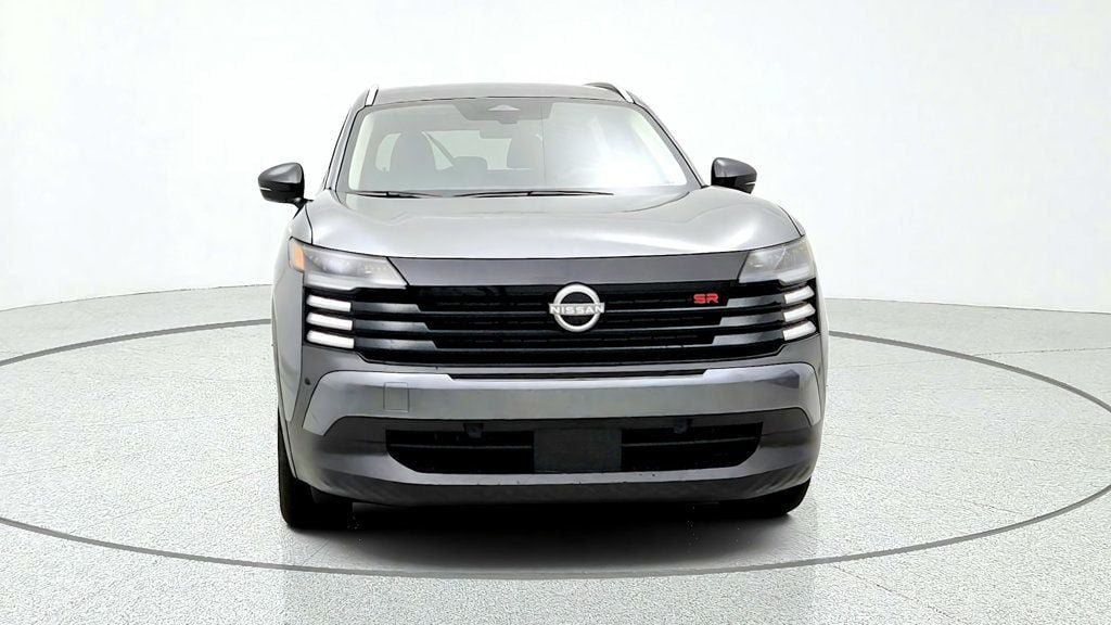 Used 2026 Nissan Kicks SR FWD image 2