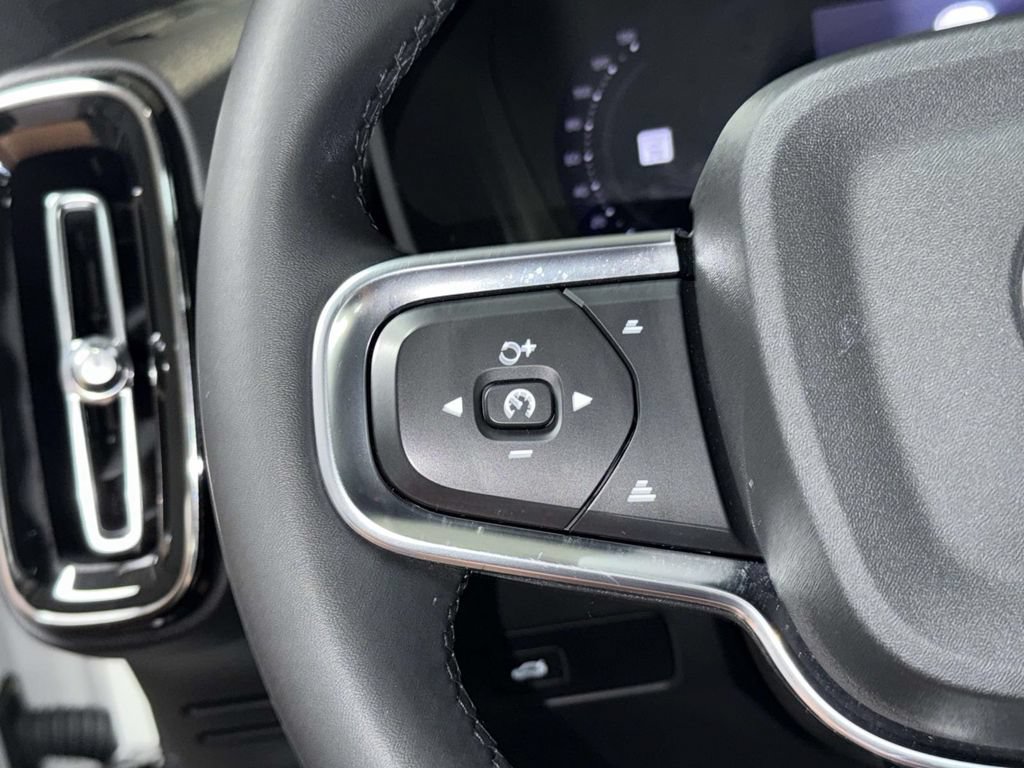 Used 2024 Volvo XC40 Recharge Ultimate w/ Protection Package Premier AWD/4WD image 31