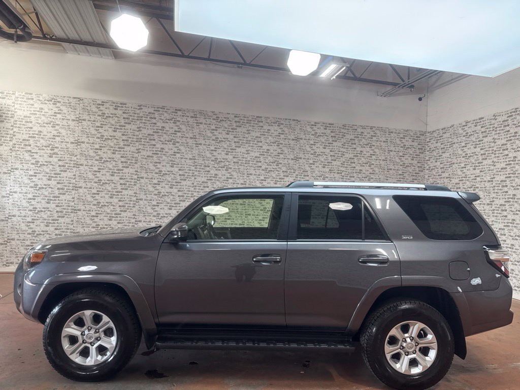 Used 2021 Toyota 4Runner SR5 AWD/4WD image 4
