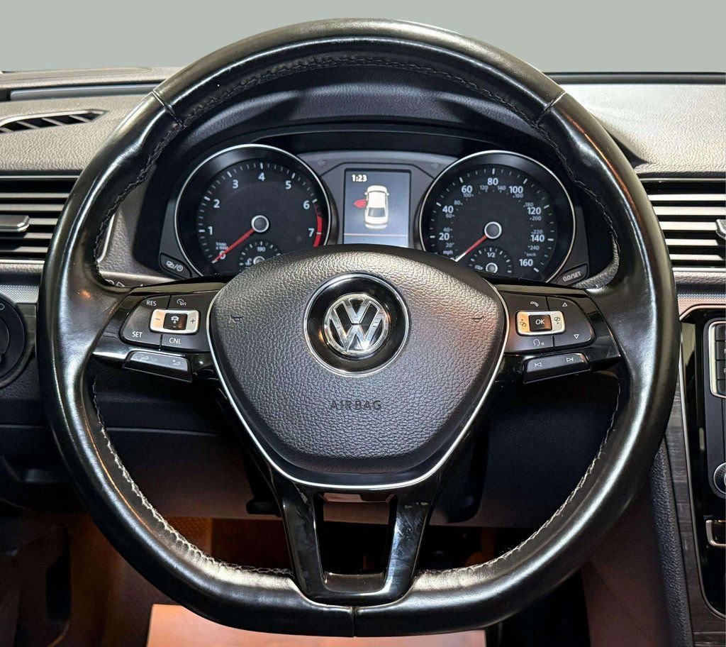 Used 2017 Volkswagen Passat 1.8T SE FWD image 20