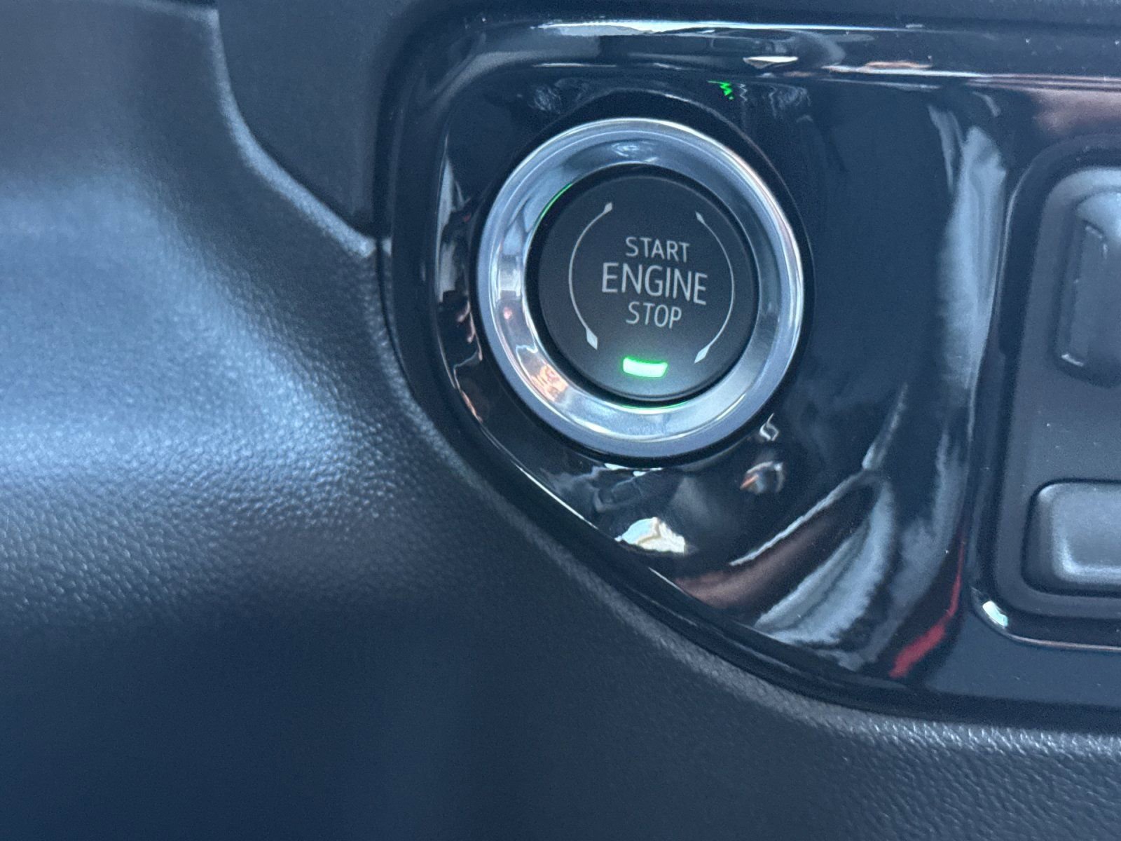 New 2026 GMC Sierra 1500 SLE image 24