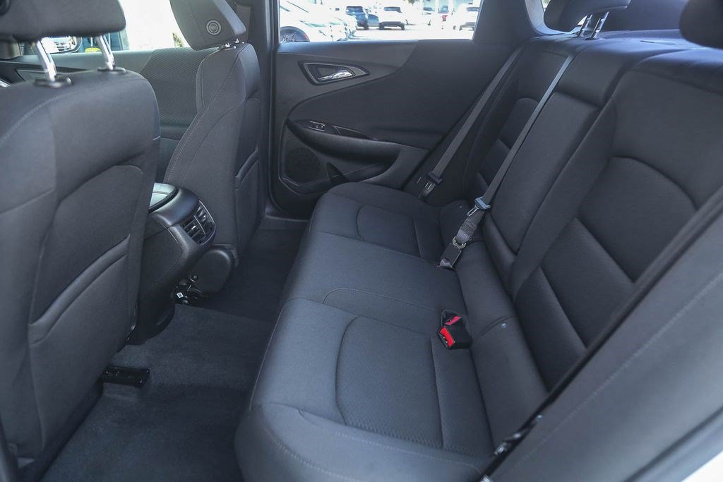 Used 2021 Chevrolet Malibu LT FWD image 17