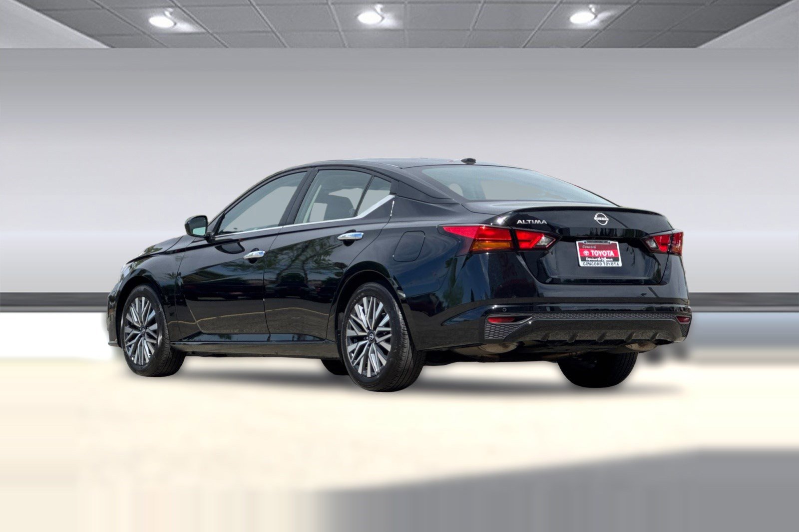 Used 2025 Nissan Altima 2.5 SV image 7