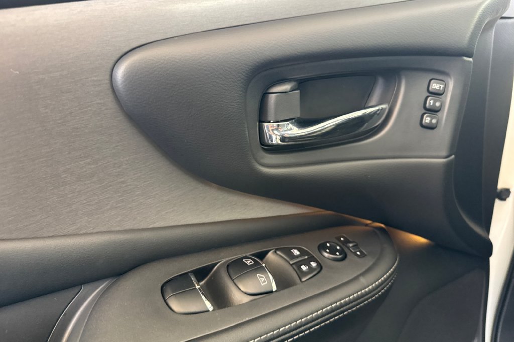Certified 2023 Nissan Murano SL w/ SL Moonroof Package AWD/4WD image 11
